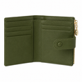 As women's green wallet closure detail