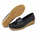 Avignon women's black loafers upper detail
